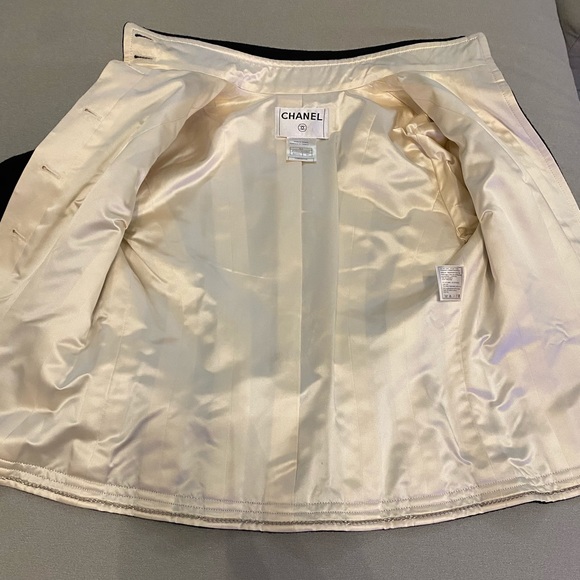 Authentic Chanel black jacket with removable collar and sleeves - Picture 6 of 14